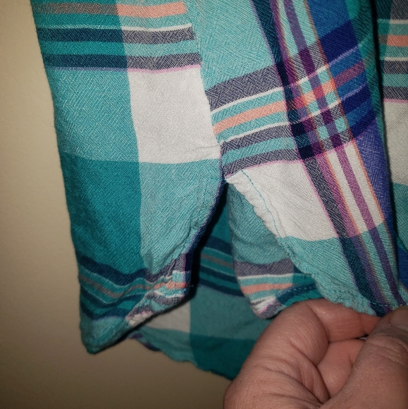 Sleeveless flannel button up shirt - Picture 7 of 10